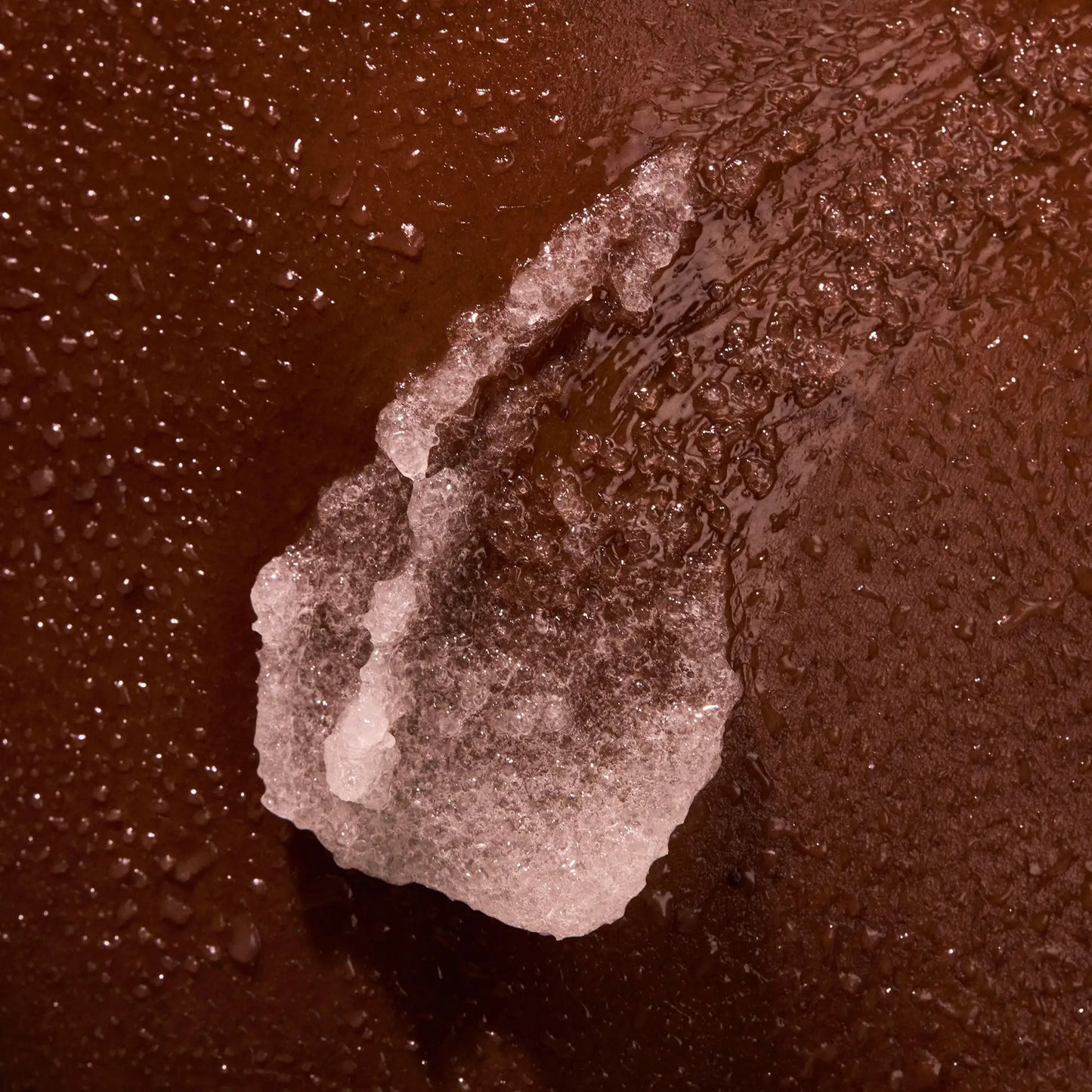 the-glow-getter-multi-oil-body-scrub-n0 NATR-40028-Alt-Image-TheGlowGetterMulti-OilBodyScrub-08.webp