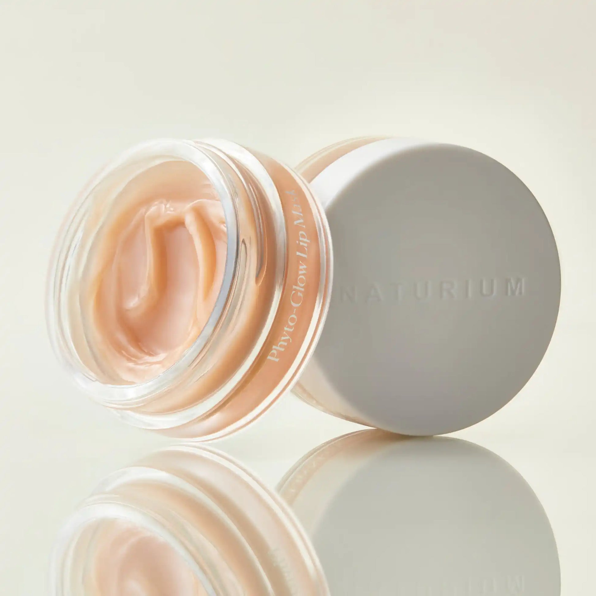 phyto-glow-lip-mask-u2 phyto-lipmask_0607-crop.webp